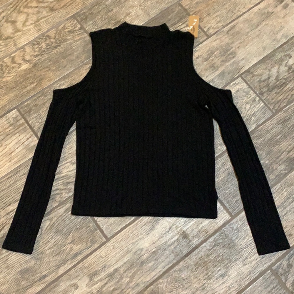 American Eagle Cold Shoulder Top
